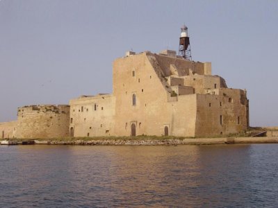castello aragonese 2